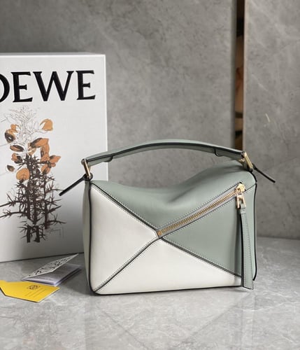 شنطة لويفي | LOEWE