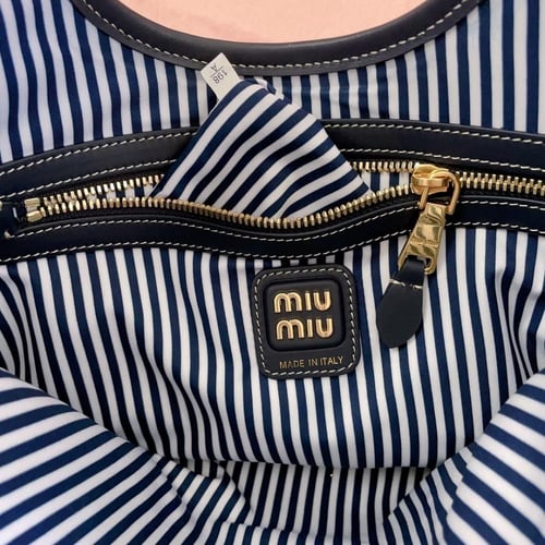 توت باق ميو ميو | Miu Miu