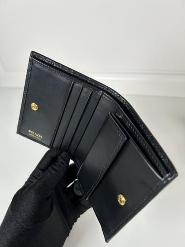 محفظة برادا | Prada