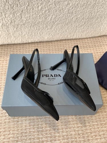 كعب برادا | Prada