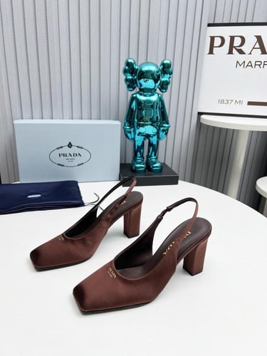 كعب برادا | Prada