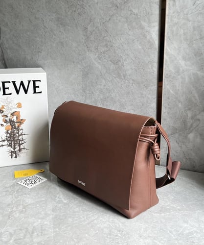 شنطة لويفي | LOEWE
