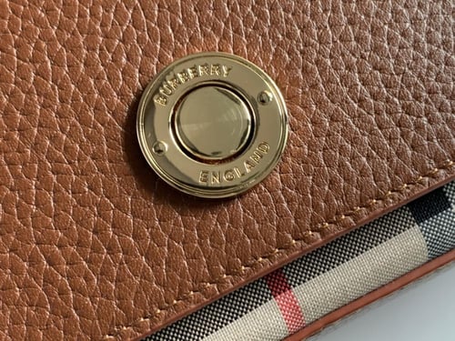 شنطة بربري | BURBERRY