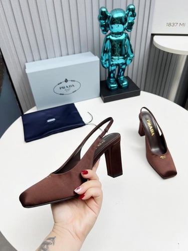 كعب برادا | Prada