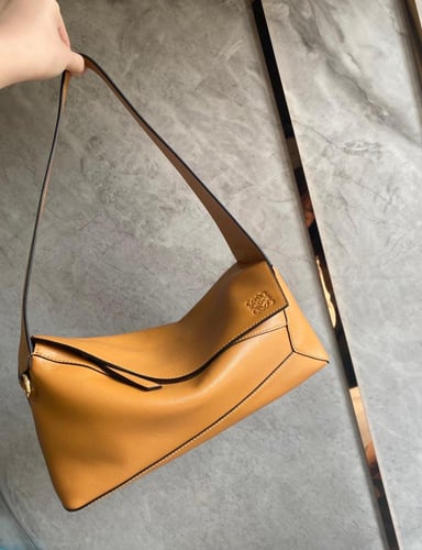 شنطة لويفي | LOEWE