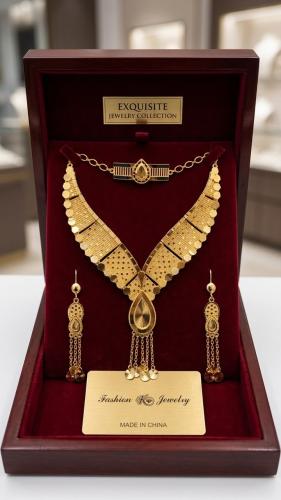 طقم فرنسي مطلي بالذهب