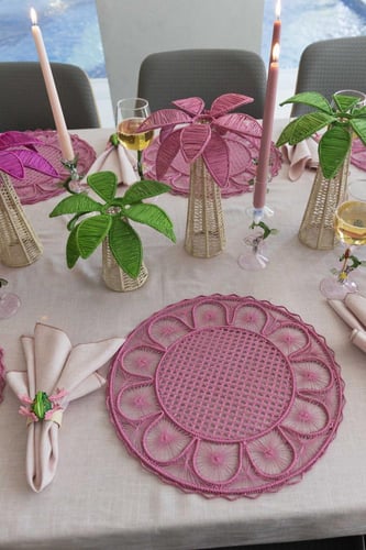 مفرش طاولة نوبي زهري