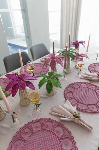 مفرش طاولة نوبي زهري