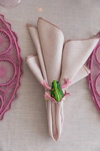 مفرش طاولة نوبي زهري