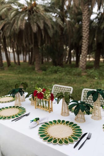 مفرش طاولة القطرات