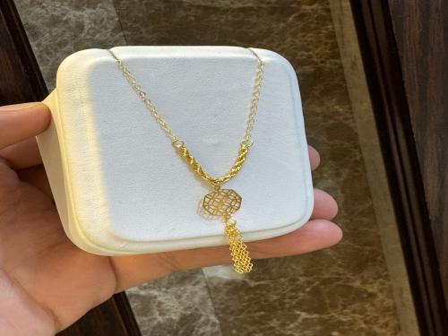 عقد هدايا عيار ٢١