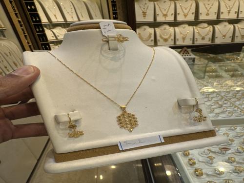 طقم غصن الزيتون عيار 21