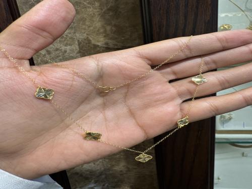 عقد فان كليف خمس وردات عيار ٢١ وزن 1.80