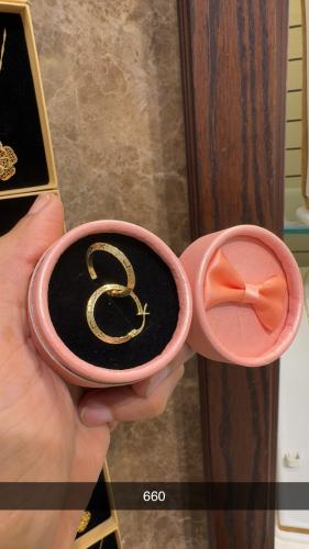 حلق دائري عيار ١٨