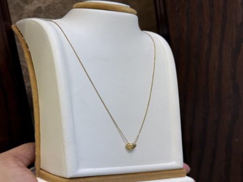 عقد الحب عيار ١٨