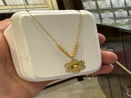 عقد الورده عيار ٢١