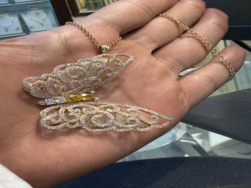 عقد الفراشه عيار ١٨