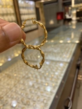 حلق ڤرساتشي. عيار ١٨