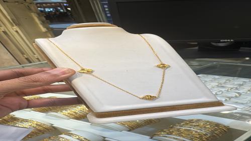 عقد الورده عيار ٢١