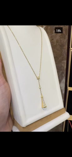 عقد طويل عيار ١٨
