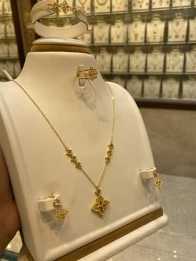 طقم روبرتو عيار ٢١