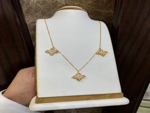 عقد روبرتوا حجم كبير عيار ٢١