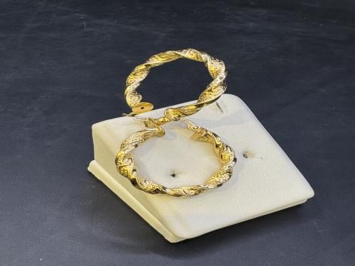 حلق دائري عيار ١٨