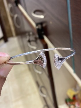 سواره ذهب ابيض مقاس ١٥. ١٦ عيار ١٨