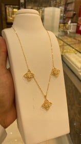 عقد. روبرتو كوين