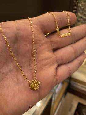 عقد الورده عيار ٢١