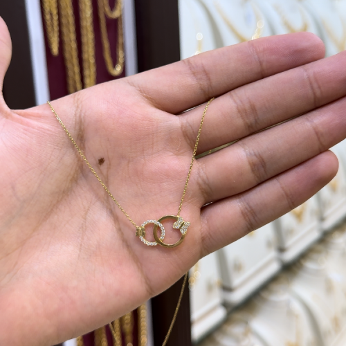 عقد ناعم عيار 18