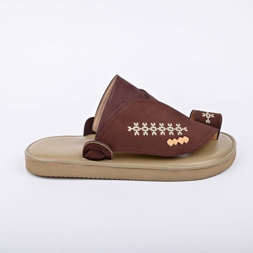 حذاء شرقي مخمل مطرز