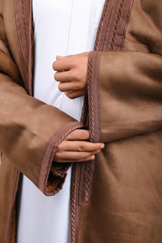 فروه رجالي على بشت تطريز ساده