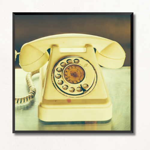 لوحة جدارية هاتف قديم