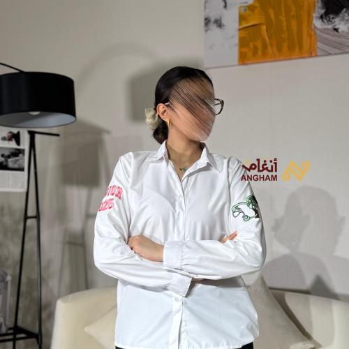 قميص تطريز الكتف حسب الطلب