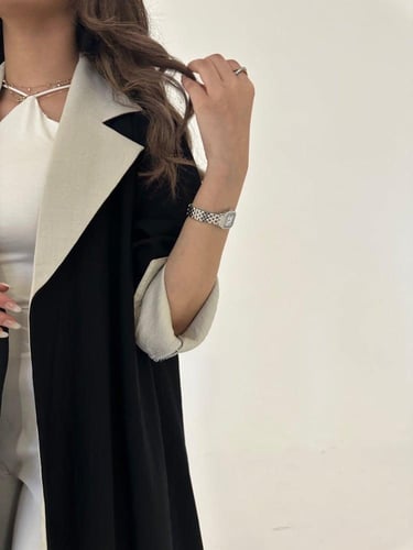 عباية كريب اسود مع بيج قصة كلوش