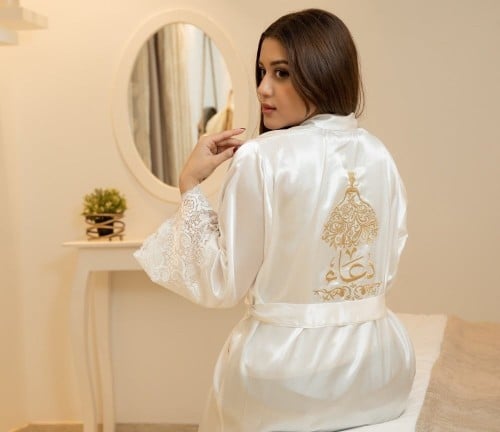روب عروس اكمام ريش