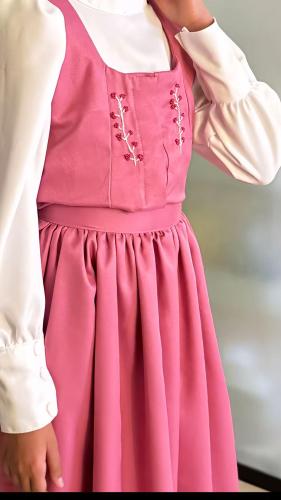 تنوره مع بلوزه للابتدائي