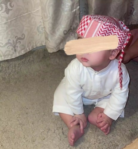 بربتوز مع قبعه مع مريله