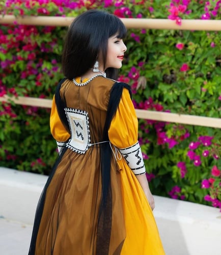 فستان بناتي ليوم التأسيس