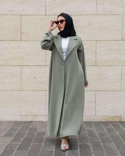عباية بلون أخضر