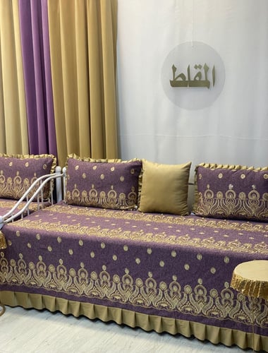 شراشف روتلس مطرز مطعم بترتر ذهبي باطراف مخمل ذهبي