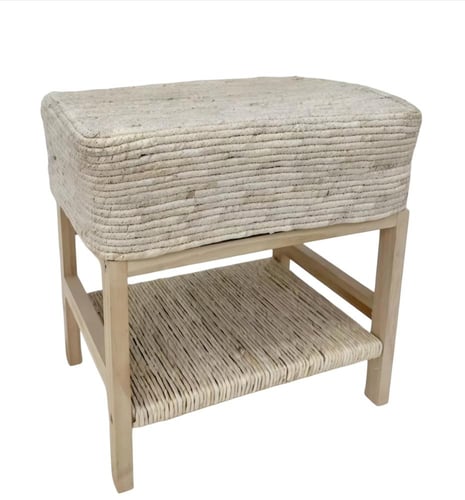 مقعد خوص مع رف سفلي