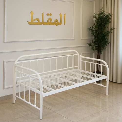 كراسي جيزانيه ( سرير المقلط النهاري ) بدون مرتبه