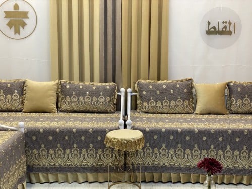 شراشف روتلس مطرز مطعم بترتر ذهبي باطراف مخمل ذهبي