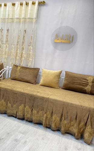 شراشف مخمل ساده مطرز بتصميم عصري وانيق