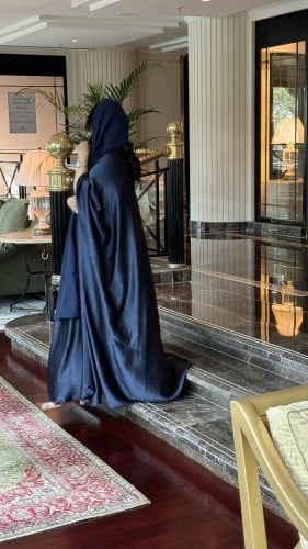 ‎عباية - Lu 205