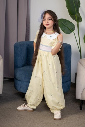 جمبوست بناتي مطرز بـ ورد