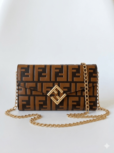 شنطة FENDI