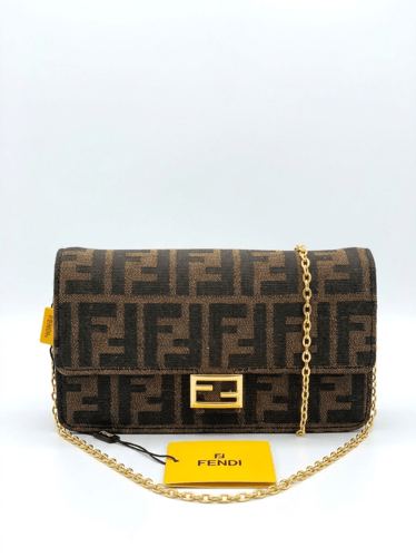 شنطة FENDI